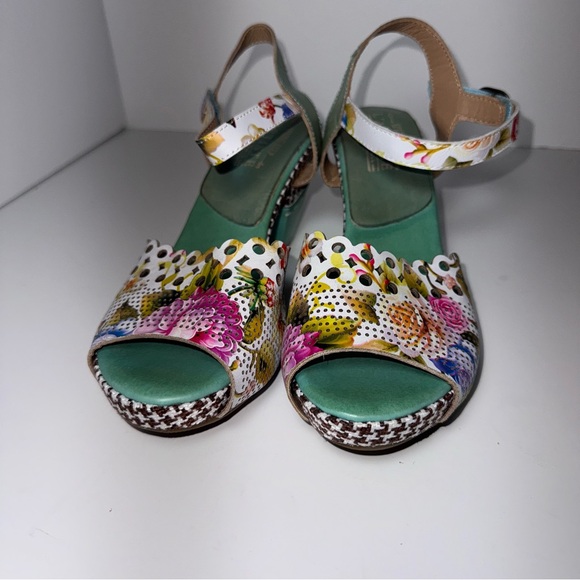 L’artiste Floral multi colored Sandals in size 41 (women’s size 9.5 to 10) - Picture 2 of 11